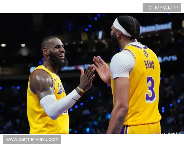 詹姆斯领衔湖人逆转取胜西部格局再生变数年轻球员集体爆发引发热议